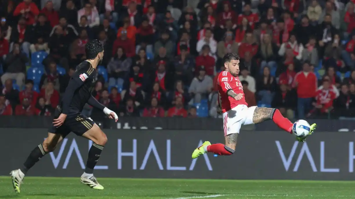 Otamendi reage ao empate no Casa Pia - Benfica e atira: "A culpa é..."