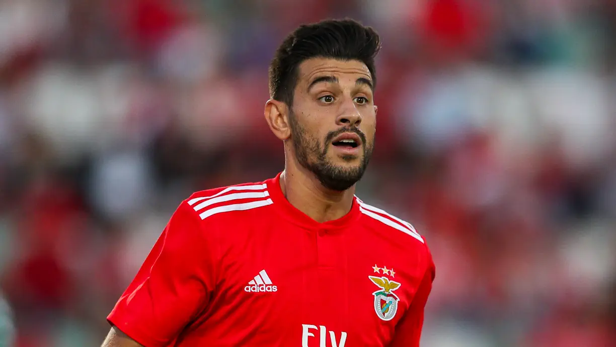 Pizzi, atualmente no Estoril, falou sobre a sua passagem pelo Benfica e de como podia ter assinado pelo Sporting dias antes