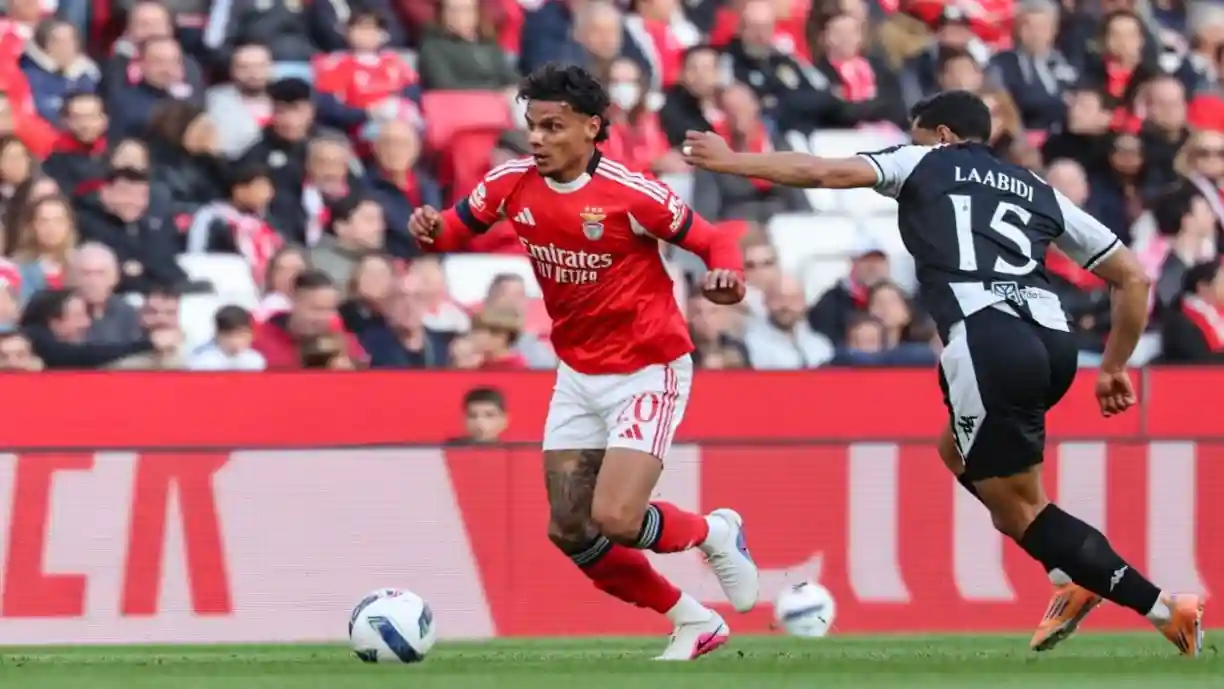 Richard Ríos tem reunido cada vez mais interessados, mas o Benfica não tem pressa em negociar o médio. Fotografia: SL Benfica