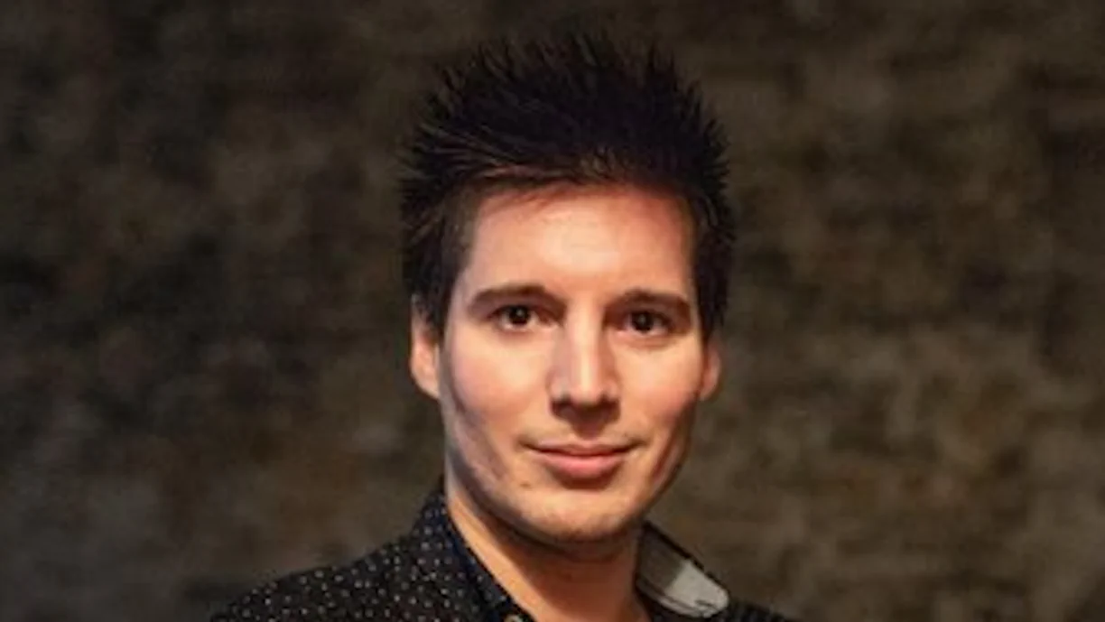 Rui Pinto arma-se em engraçadinho e manda piadola sobre dirigentes do Benfica