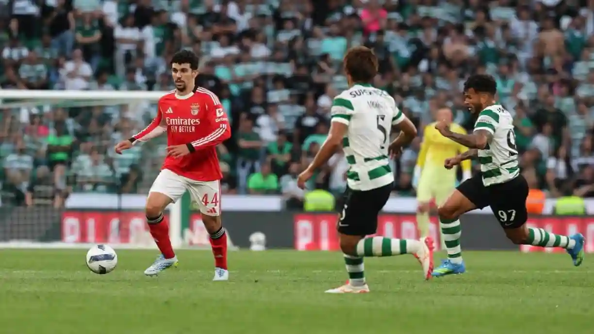 Dérbi entre o Sporting e o Benfica deixou marcas e Tomás Araújo acabou por receber péssimas notícias. Fotografia: SL Benfica