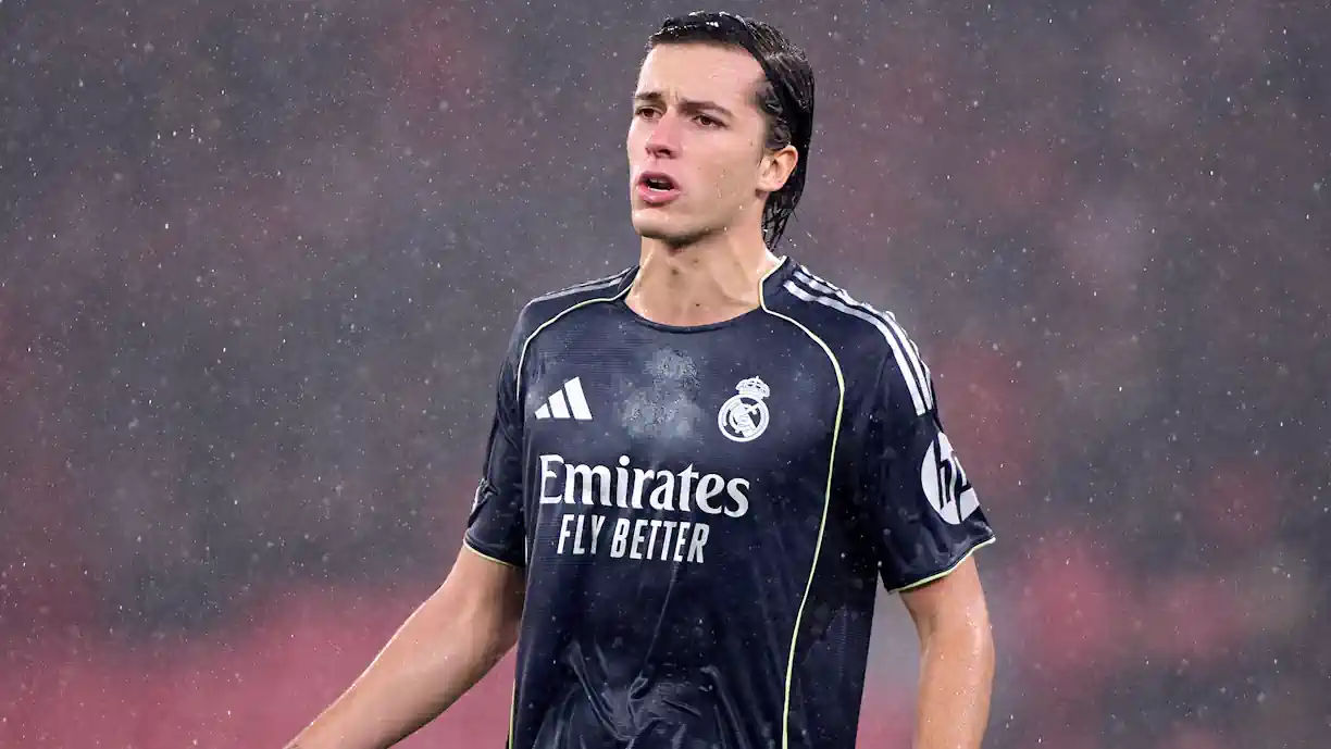 Álvaro Carreras leva bofetada em Madrid; Ex Benfica no centro da polémica
