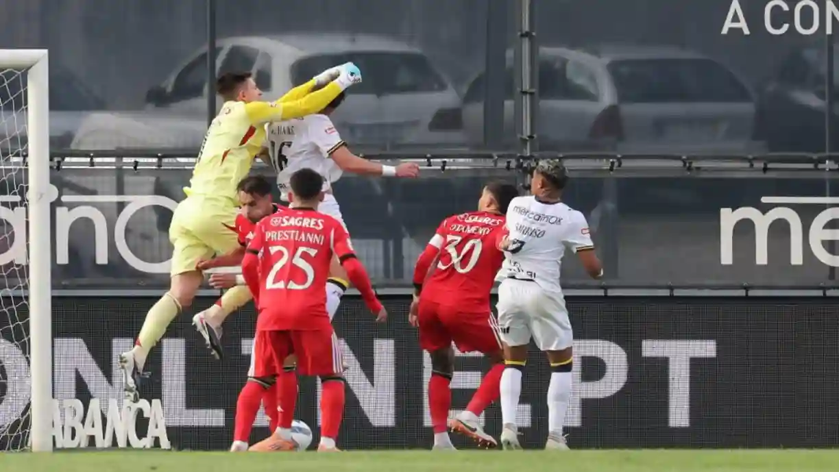 Adeptos do Benfica fizeram-se ouvir e a reação de Trubin dá que falar