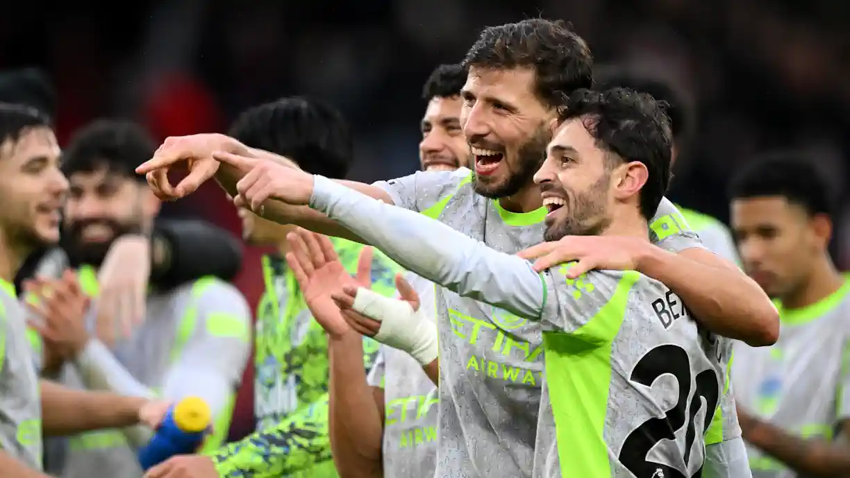 Rúben Dias e Bernardo Silva tentaram 'fechar' ex Benfica no Man. City: "Já se via qualidade..."