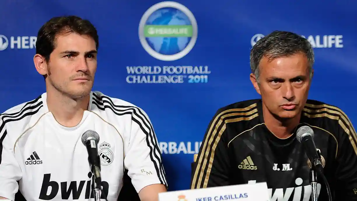 Iker Casillas publicou uma lista com 10 treinadores para o Real Madrid, sendo que Mourinho, técnico do Benfica, não aparece