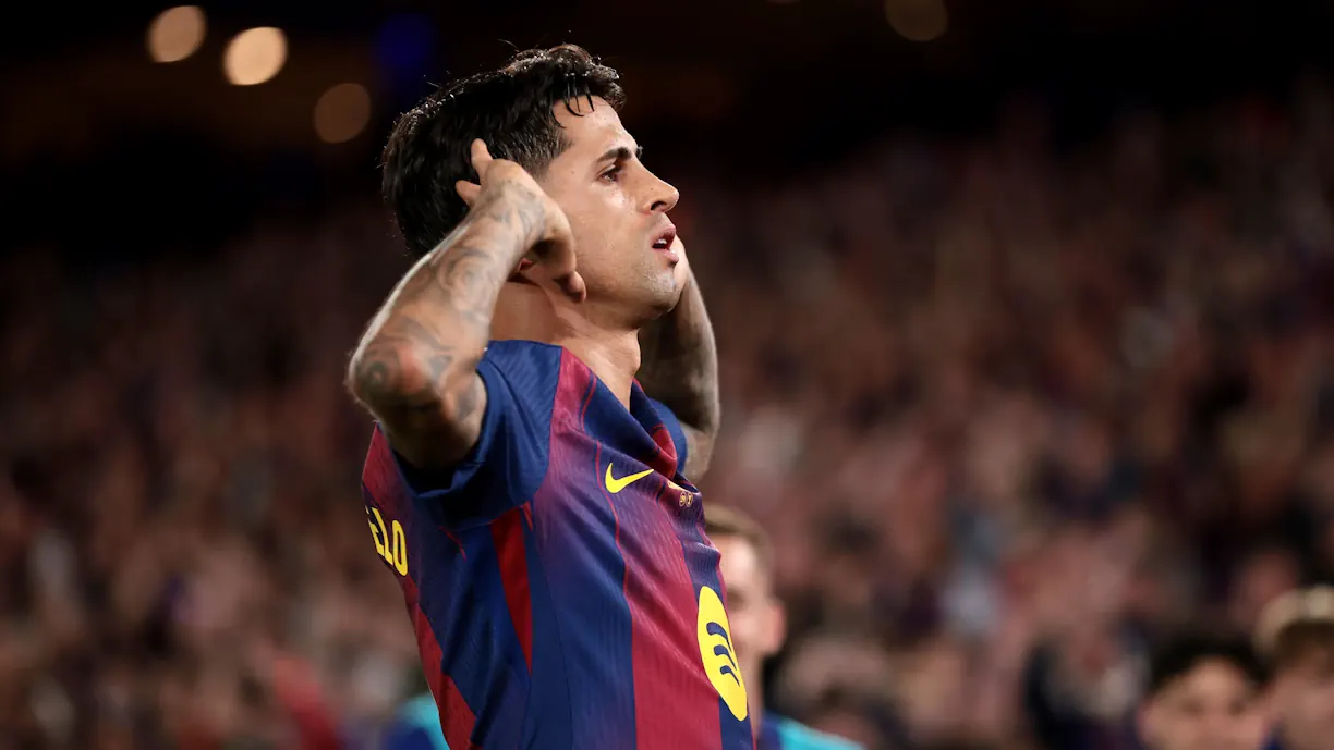 João Cancelo, ex Benfica, voltou a assumir destaque em Espanha ao ser decisivo no triunfo do Barcelona frente ao Real Betis, por 3-1