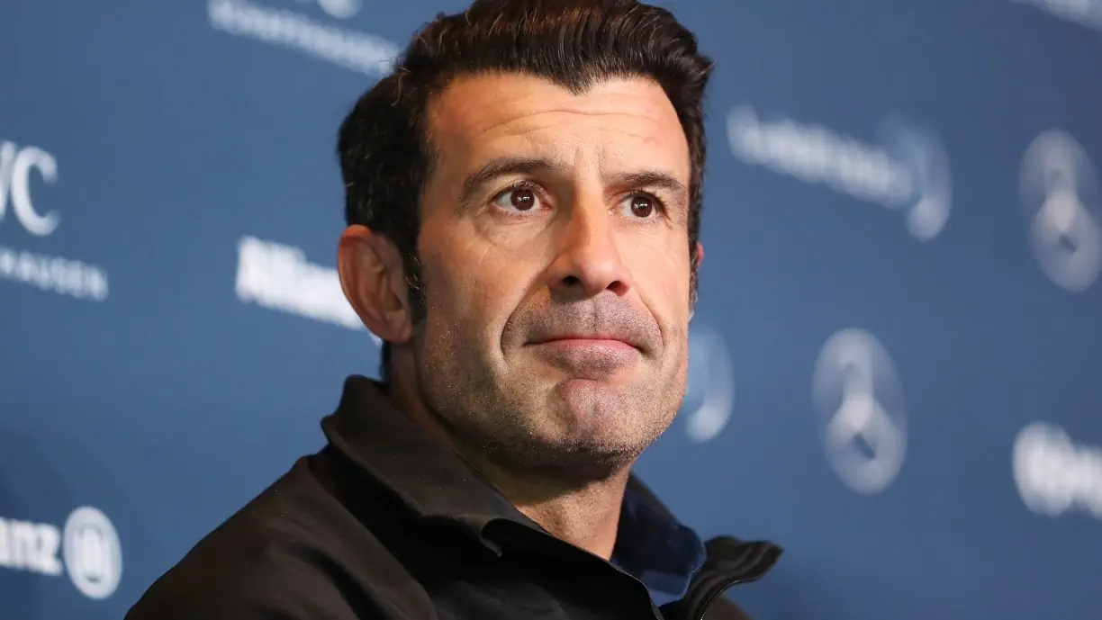 Luís Figo avisa que Mourinho, atual treinador do Benfica, tem de conseguir gerir o balneário do Real Madrid