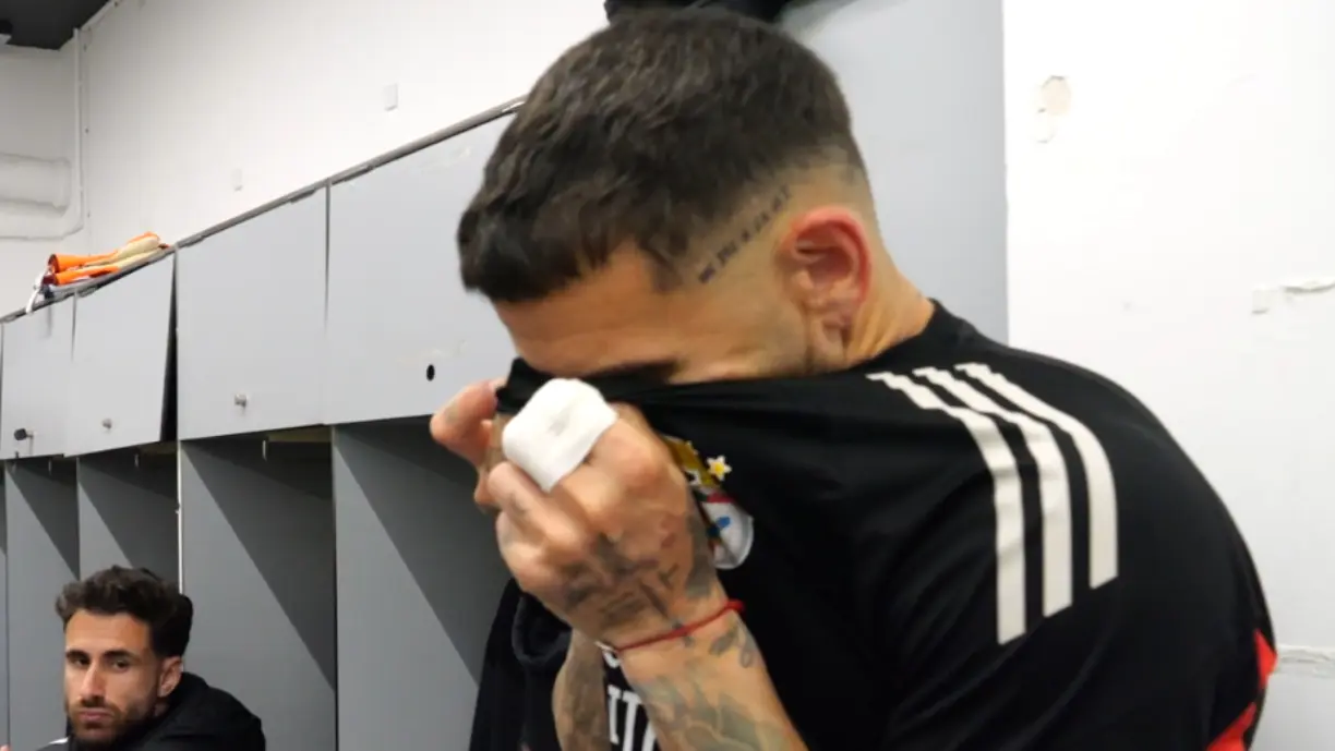 Através das plataformas oficiais, o Benfica divulgou um vídeo em que Nicolás Otamendi informa o plantel sobre a sua decisão