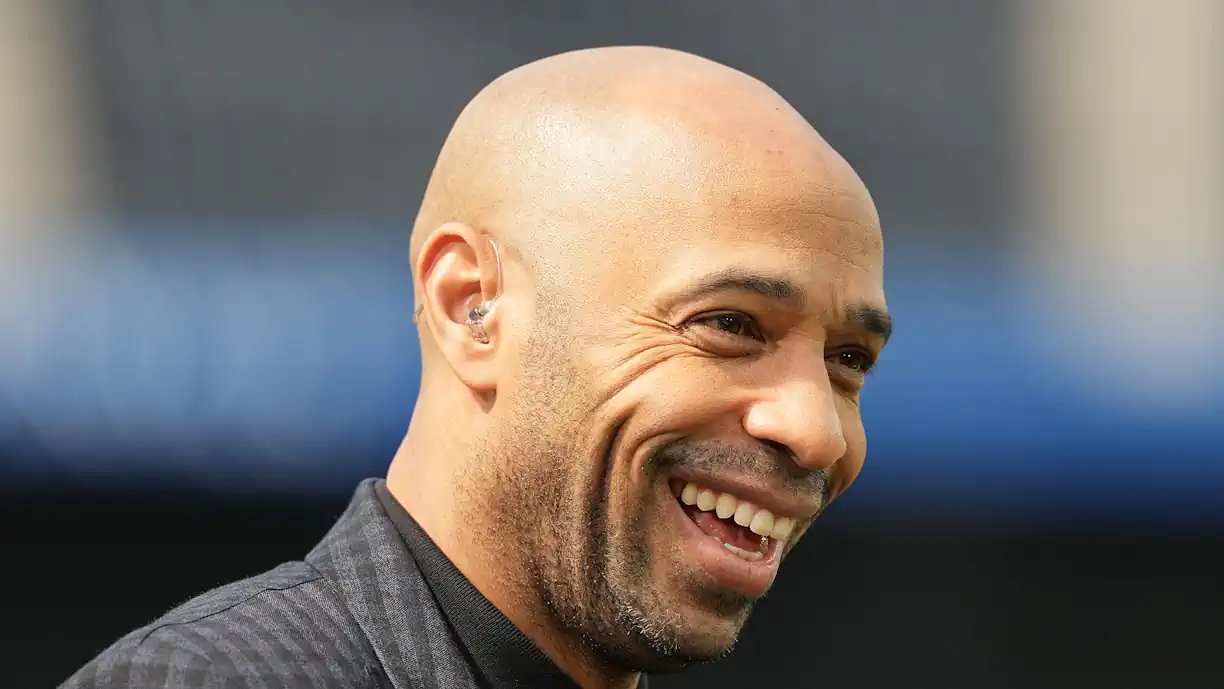 Thierry Henry maravilhado com futebolista acarinhado pelos adeptos do Benfica: "Adoro"