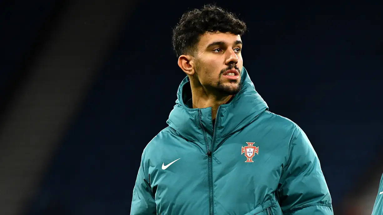 Tomás Araújo, central do Benfica, deverá apresentar-se a 1 de junho para o arranque do estágio da Seleção Nacional tendo em vista a participação no Mundial