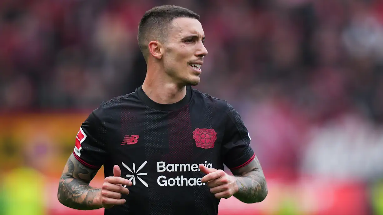 Bayer Leverkusen está disposto a a negociar Alejandro Grimaldo, ex Benfica, por volta de valores a rondar os 10 milhões de euros