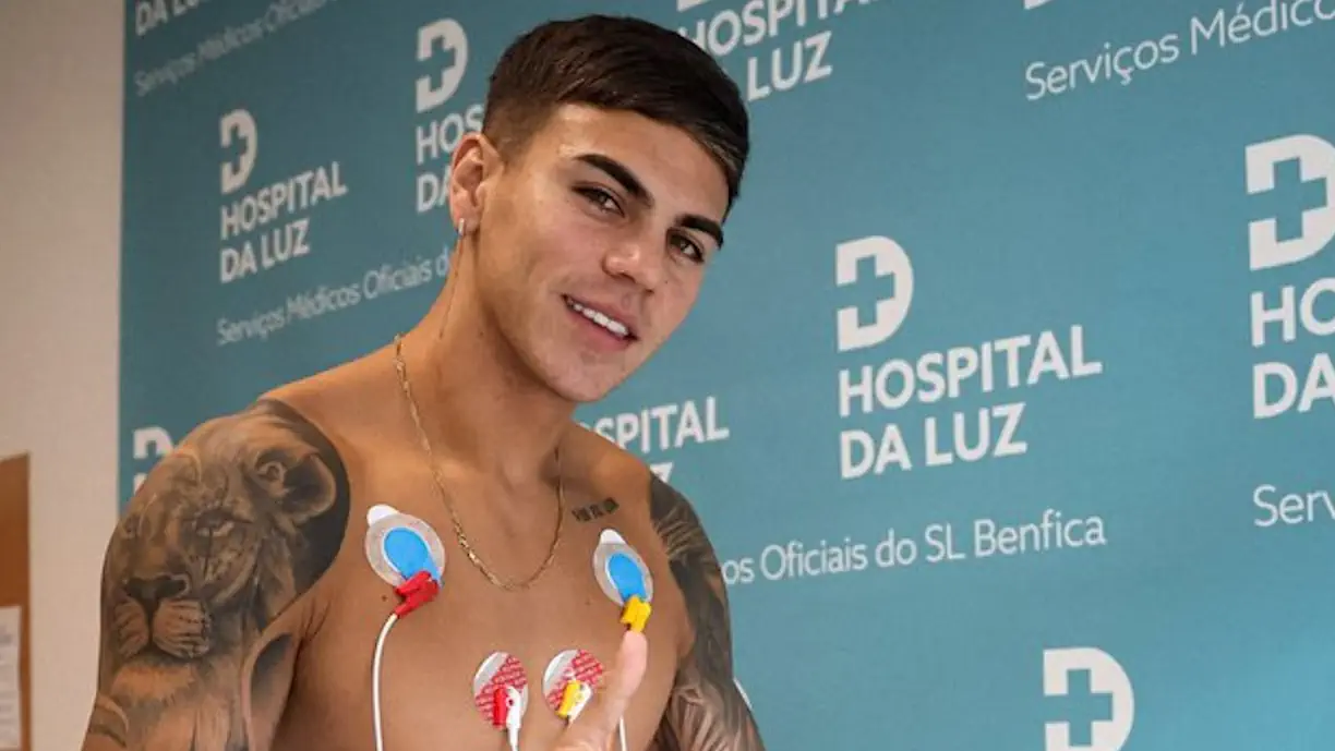 Enzo Barrenechea foi apanhado por Gianluca Prestianni a dormir nos corredores do Seixal no primeiro dia da época 2026/2027