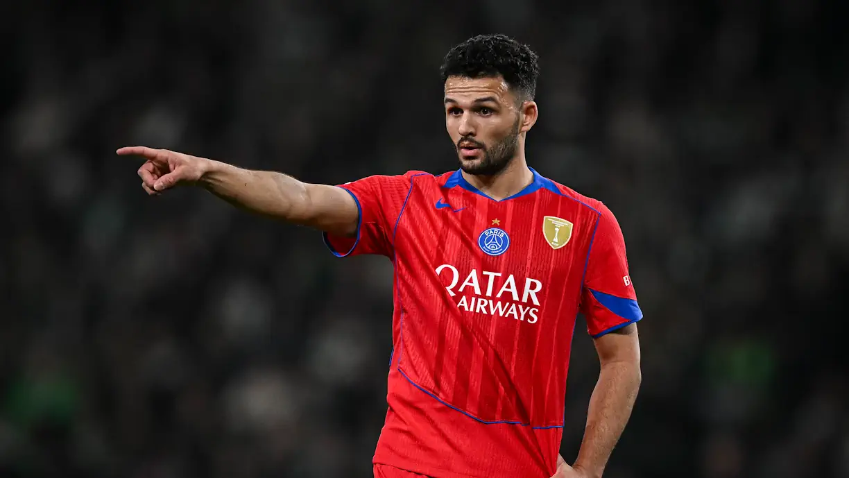 Gonçalo Ramos deixou rasgados elogios a António Silva, considerando que o defesa central reúne todas as condições para ser capitão do Benfica