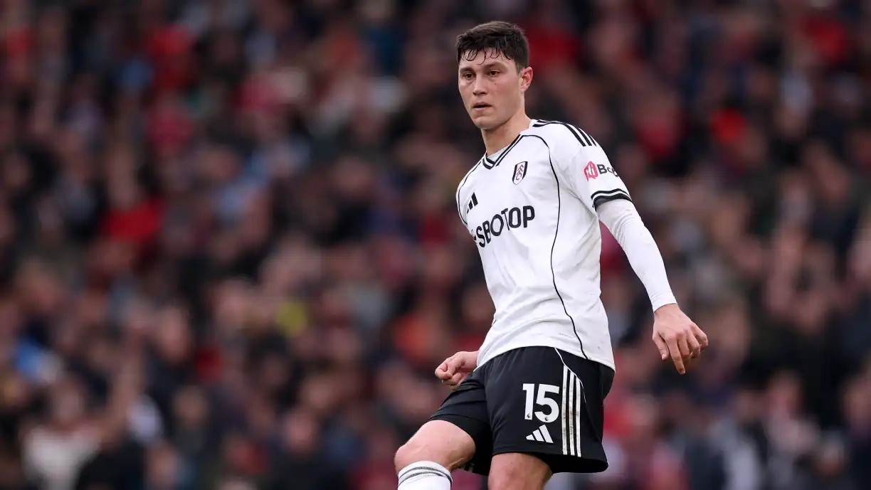 Jorge Cuenca está mais longe de defender o Benfica após pedido de 20 milhões de euros por parte do Fulham