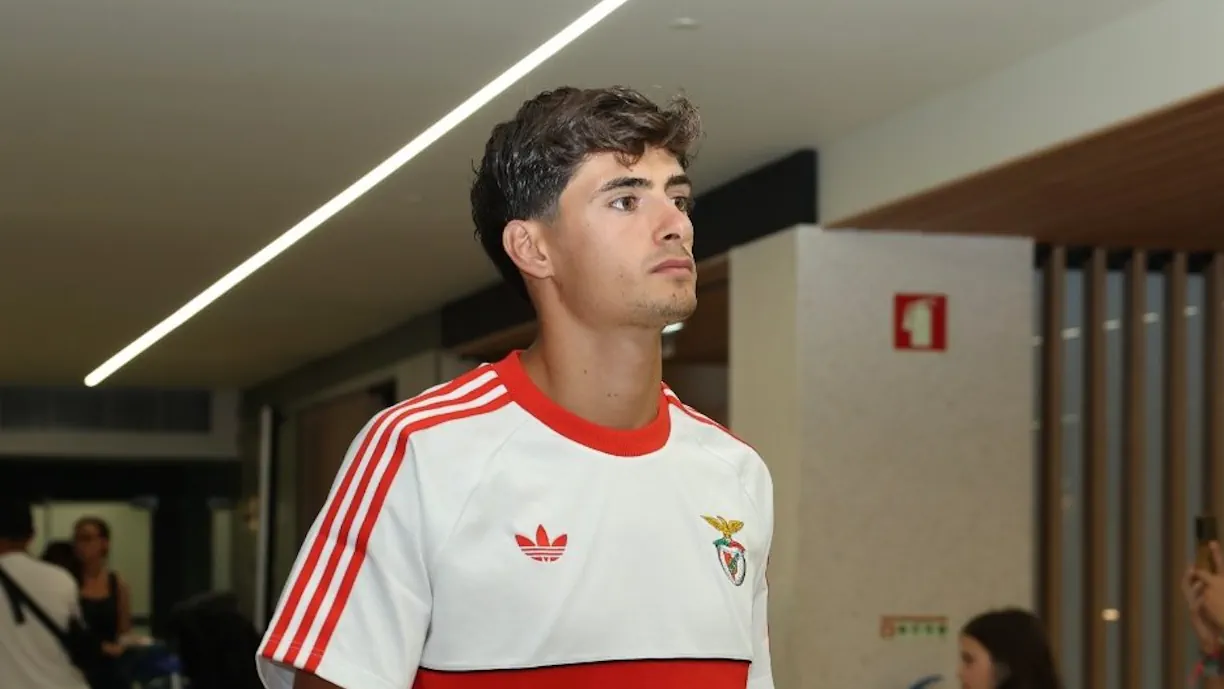 Apesar de já estar acertado com o Bournemouth, António Silva ainda deve fazer mais um jogo com a camisola do Benfica