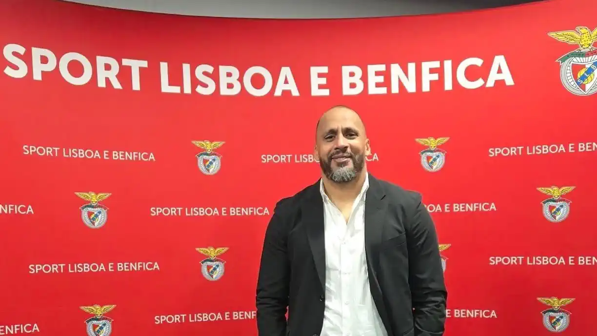 Armando Sá, antigo lateral do Benfica, deixou elogios a Clement Lenglet, considerando a sua chegada positiva para o grupo