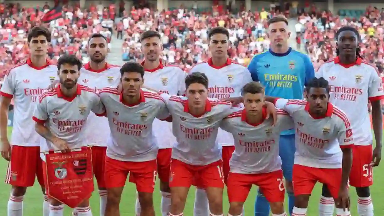 Georgiy Sudakov, médio do Benfica,  foi titular na posição de "10" contra o Flamengo e revelou que voltou a "jogar sem dores"