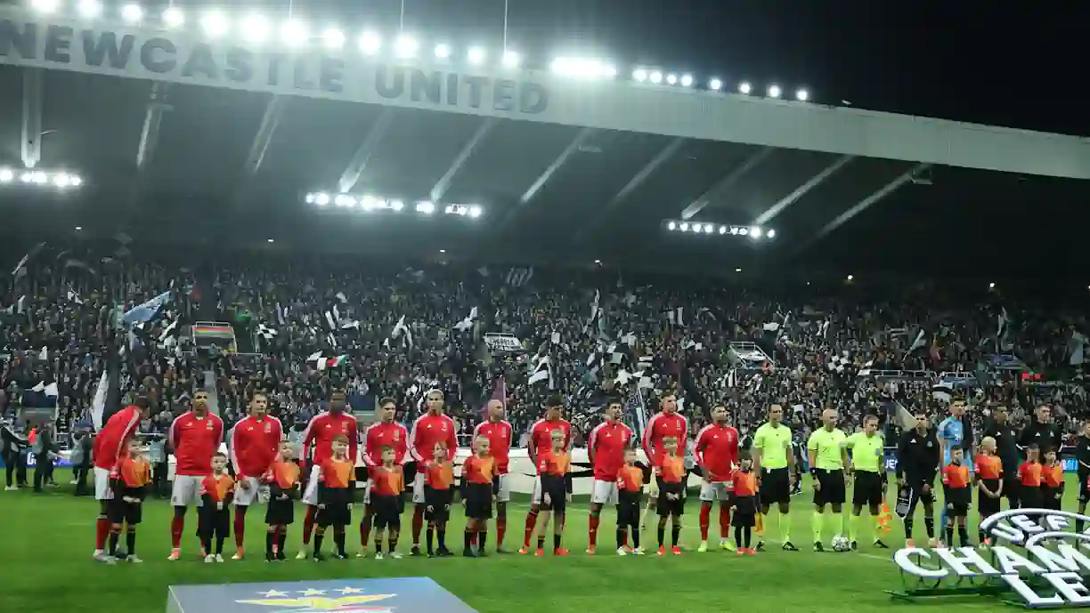 Newcastle está prestes a garantir a contratação de Lukas Hornícek, alvo do Benfica no mercado de verão, por 30M de euros