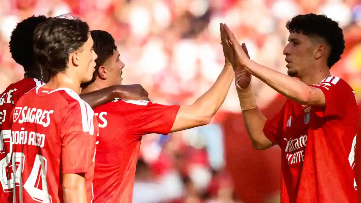 Benfica vence o Belenenses no dérbi, mas atuação de jovem não chama a atenção e erro gerou críticas da imprensa