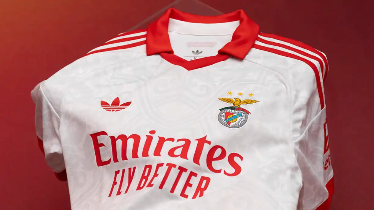 Benfica apresenta nova camisola para 2026/27 (Vídeo)