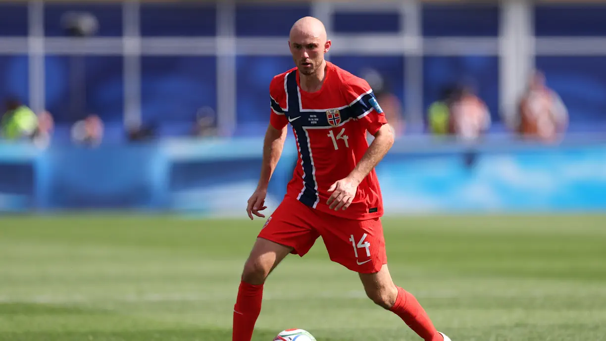 Fredrik Aursnes tem sido um dos principais destaques da Noruega no Mundial e a sua terra natal, Hareid, tem homenageado o seu contributo