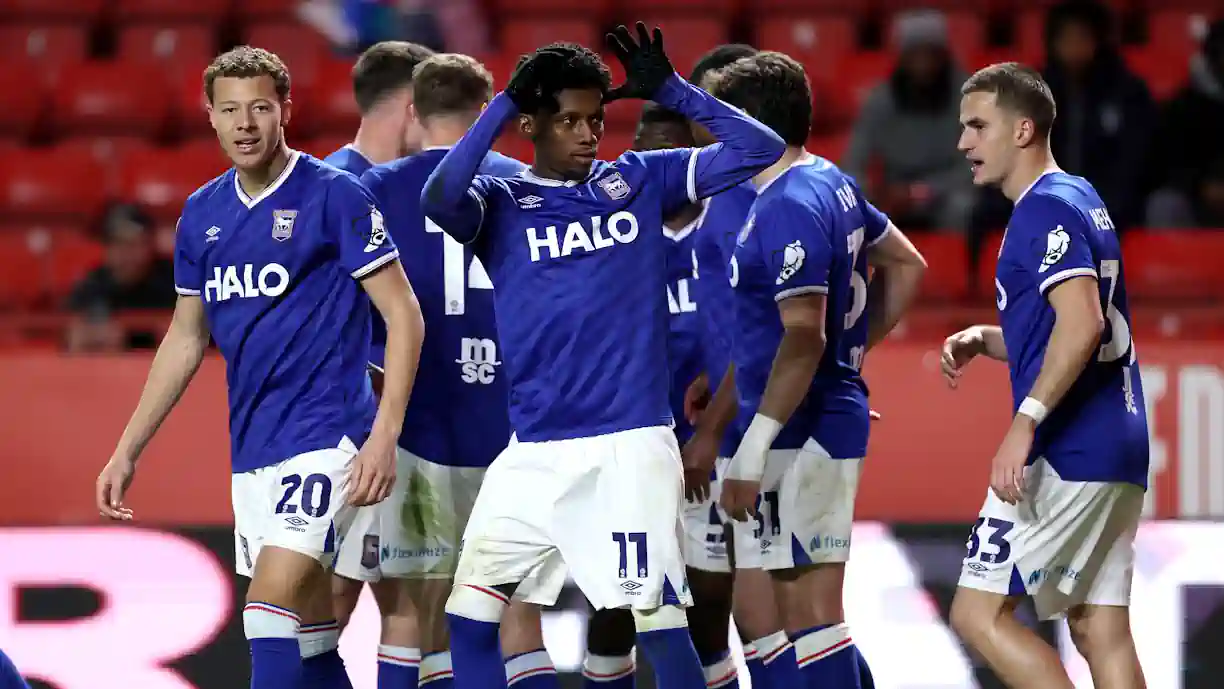 Benfica está à procura de um extremo e esse nome pode ser Jaden Philogene, avançado que fez 13 golos na última época pelo Ipswich Town