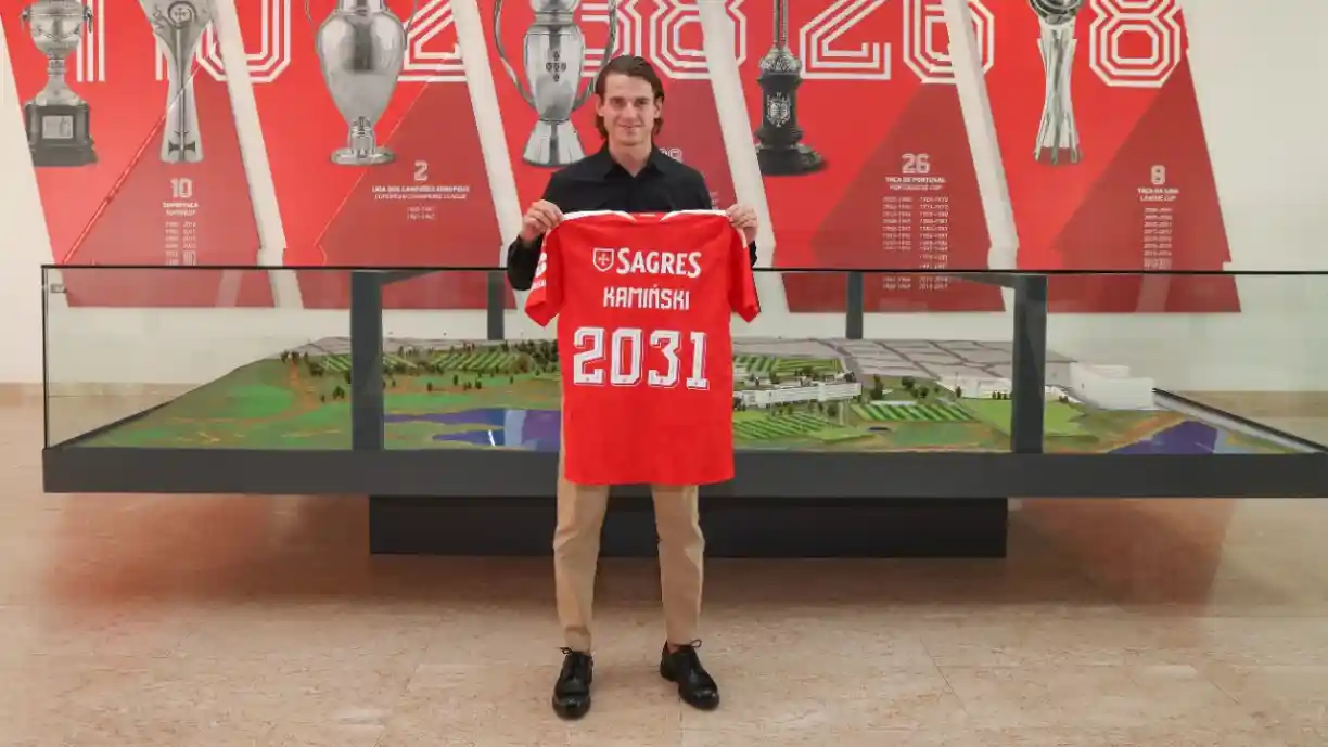 Há uma cláusula invulgar no contrato de Kaminski com o Benfica e explicação está dada