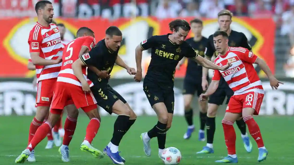 Jakub Kaminski, do Colónia, é apontado ao Benfica, que vê a necessidade de contratar extremos para a equipa de Marco Silva