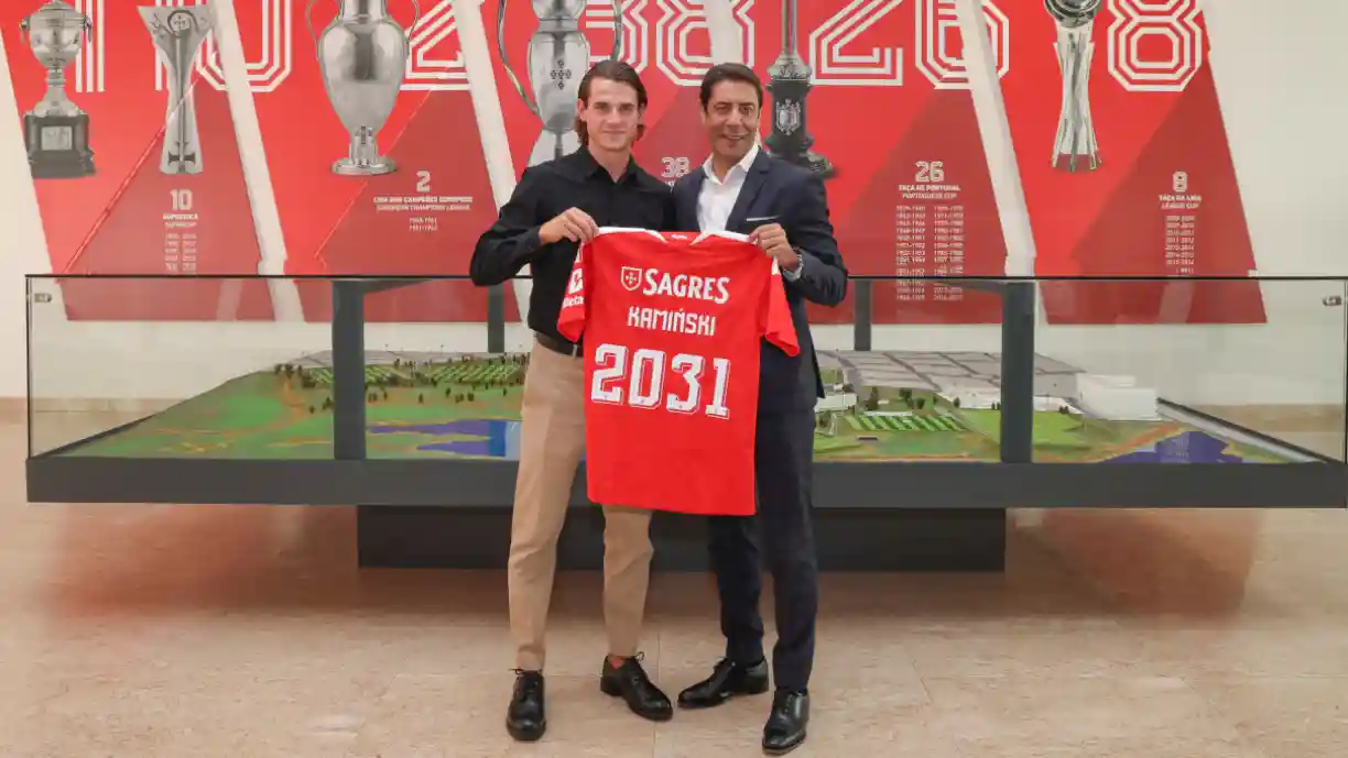 Jakub Kaminski afirma que escolheu o Benfica por querer jogar em um grande clube da Europa e se vê pronto para o desafio