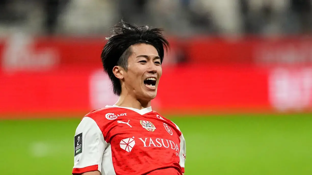 Keito Nakamura está na lista do Benfica, mas o extremo japonês esteve recentemente no Mundial; Rui Costa e Marco Silva querem garantir um ala com rapidez