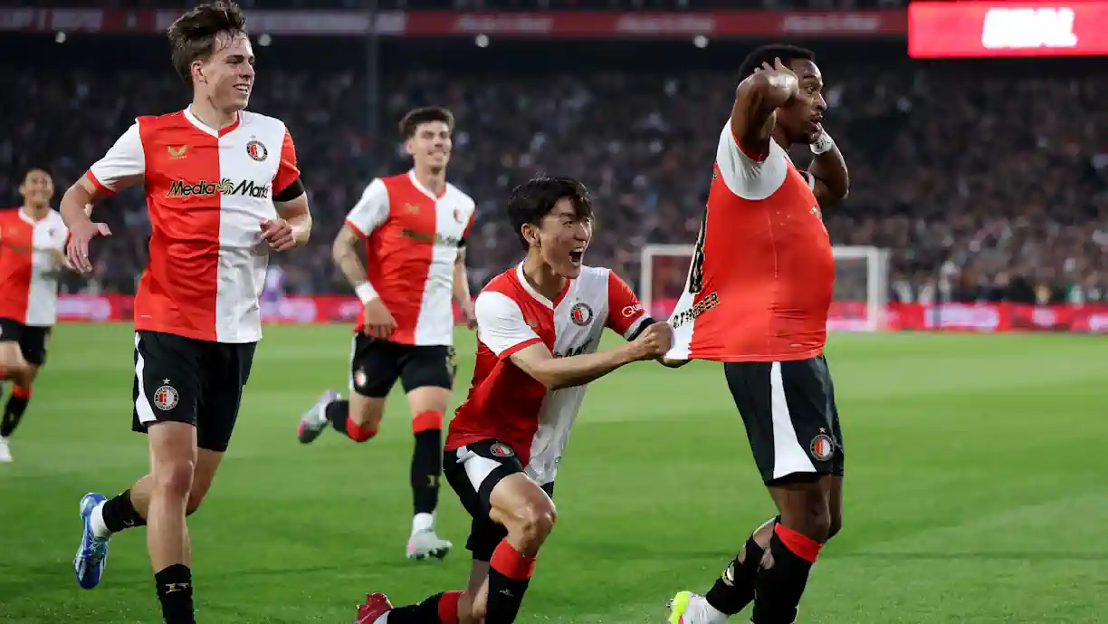Benfica está de olho em Leo Sauer, extremo eslovaco do Feyenoord, que também interessa a clubes como Hoffenheim e Estugarda