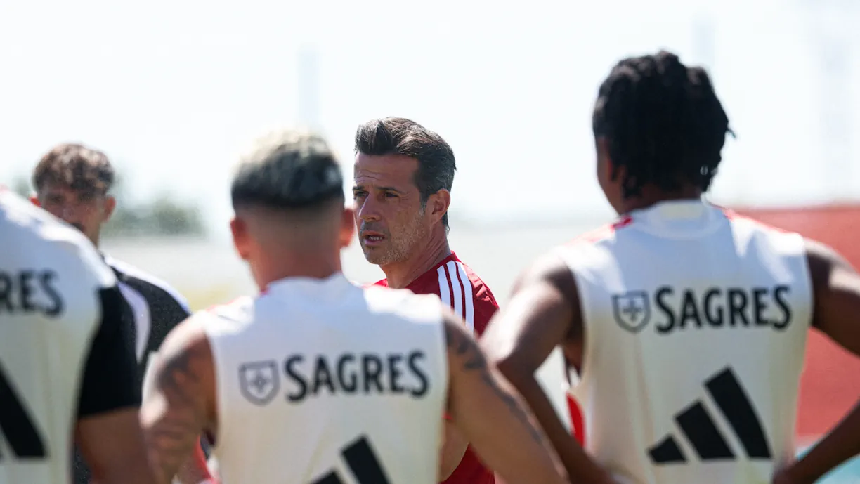 Marco Silva já iniciou os treinos bidiários no Benfica Campus, preparando a sua equipa para os jogos diante do St. Gallen na Liga Europa