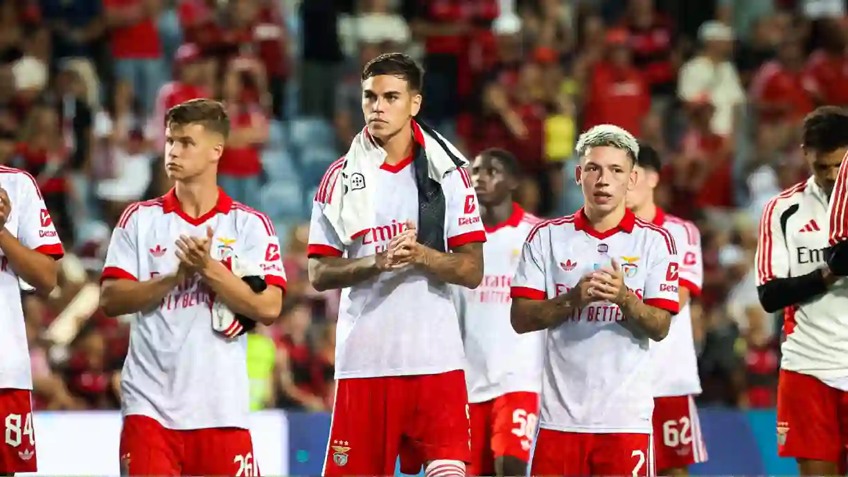 Prestianni vem a público reagir às provocações no Flamengo - Benfica