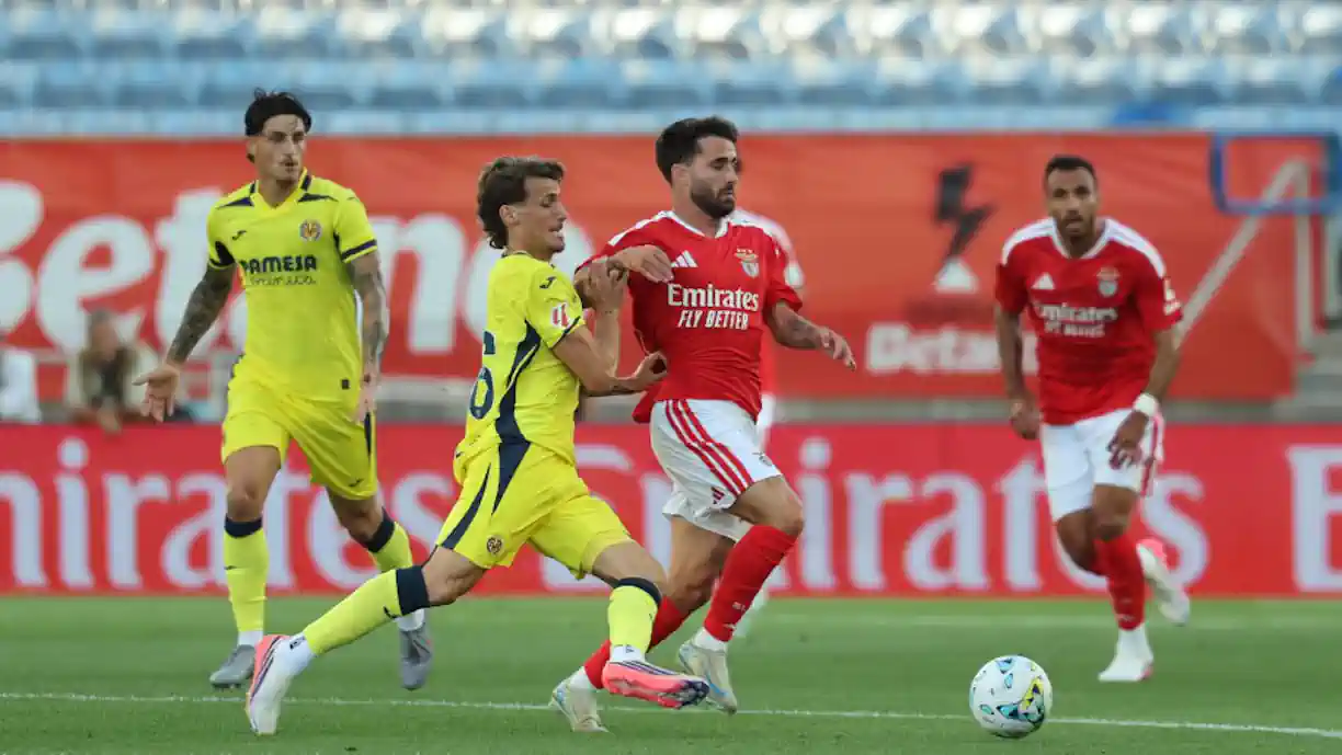 Benfica derrotou o Villarreal por 2-0, num encontro disputado no Estádio do Algarve, com golos de Rafa Silva e Vangelis Pavlidis