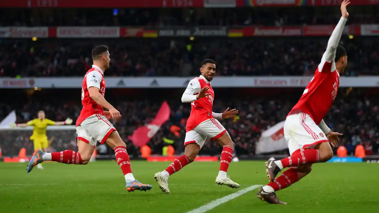 Benfica continua a procurar soluções para reforçar o setor ofensivo e Reiss Nelson, avançado do Arsenal, surge como um dos jogadores referenciados