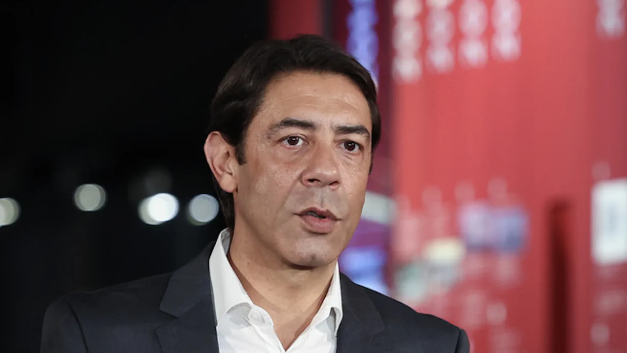 Oficial! Treinador que foi campeão em 2026 é o novo técnico do Benfica