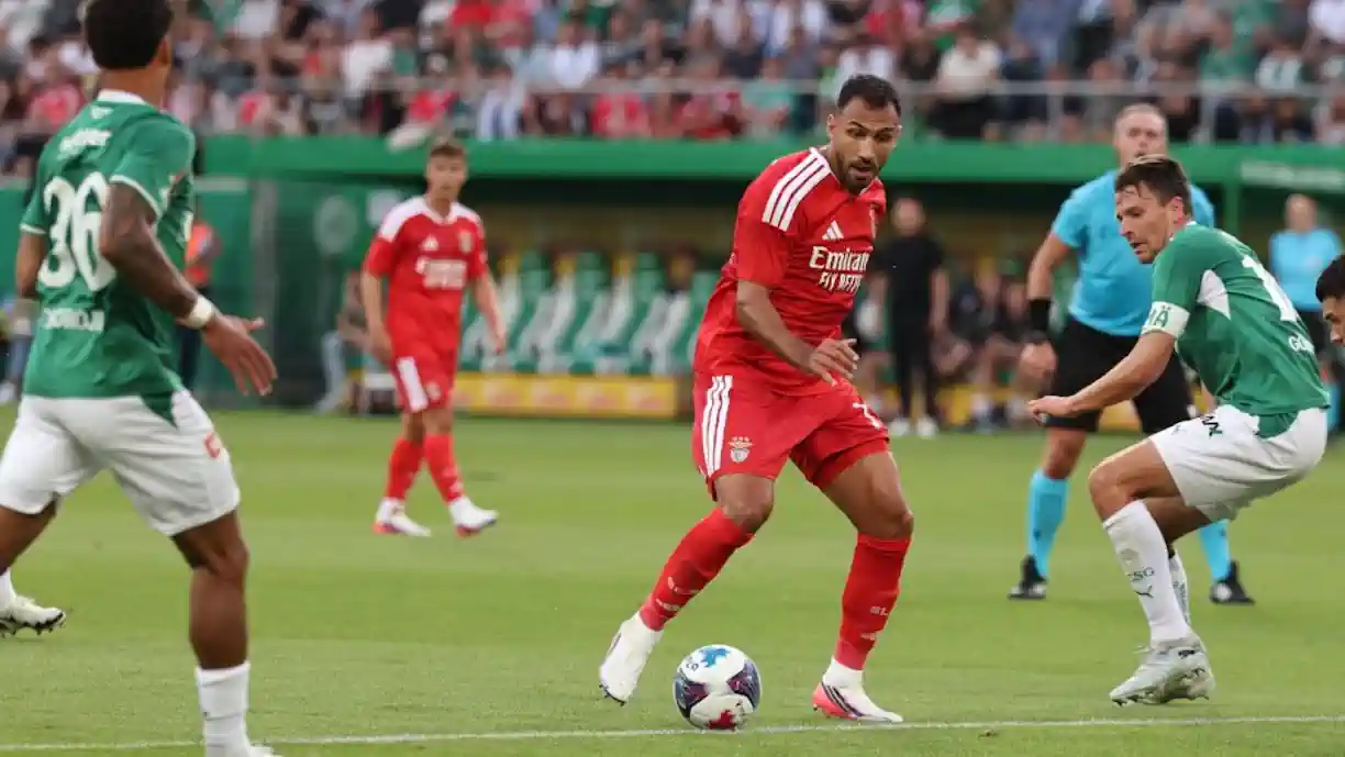  Benfica saiu derrotado da deslocação à Suíça, ao perder por 2-1 frente ao St. Gallen, na primeira mão da segunda pré-eliminatória da Liga Europa
