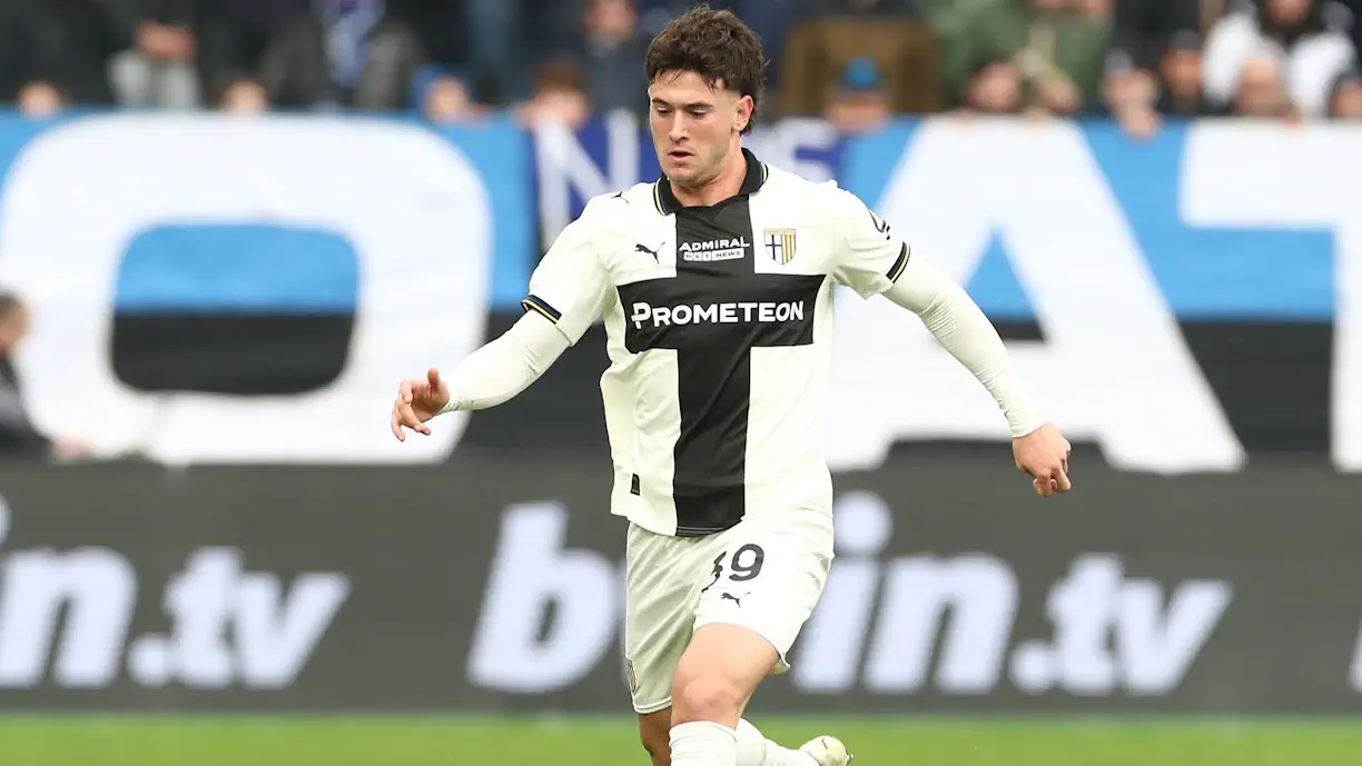 Alessandro Circati está próximo de sair do Parma e tornar-se no quinto reforço do Benfica em 2026/27 por 18M+2M por objetivos
