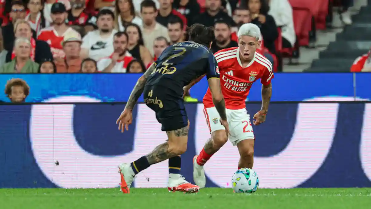Benfica venceu o Estoril por 2-1, na Luz, em partida da 4.ª jornada da Liga, num encontro em que dominou praticamente do início ao fim