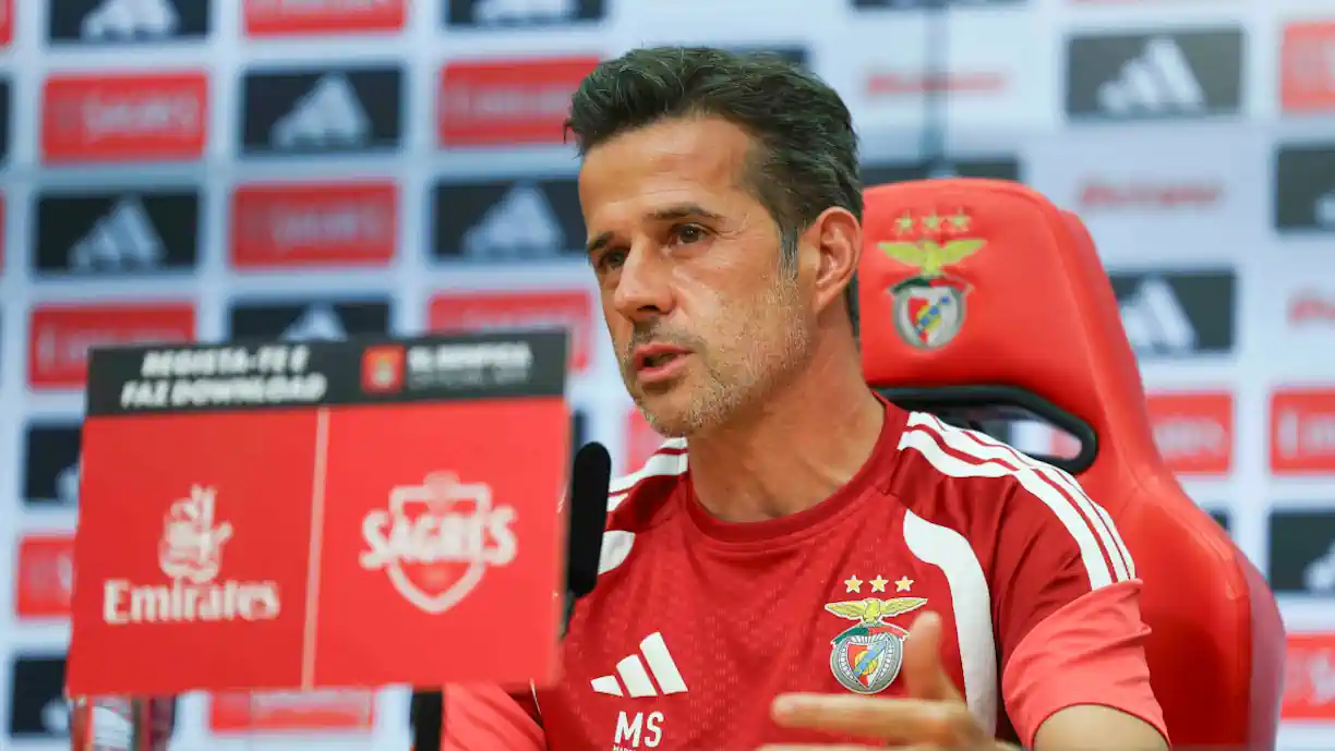 Marco Silva esteve na conferência de antevisão ao jogo do Benfica desta quinta-feira com o Hearts, no Estádio da Luz