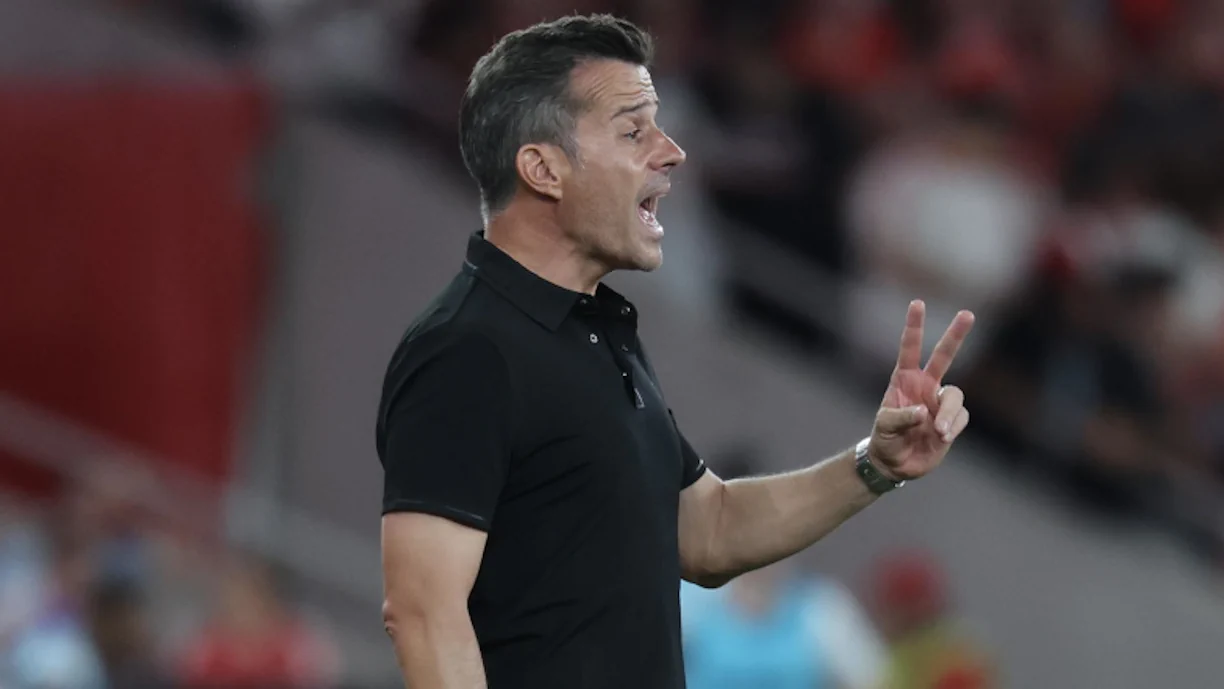 Marco Silva falou sobre a goleada do Benfica contra o Hearts, as variações entre Rafa e Prestianni e a presença de Samuel Soares na baliza