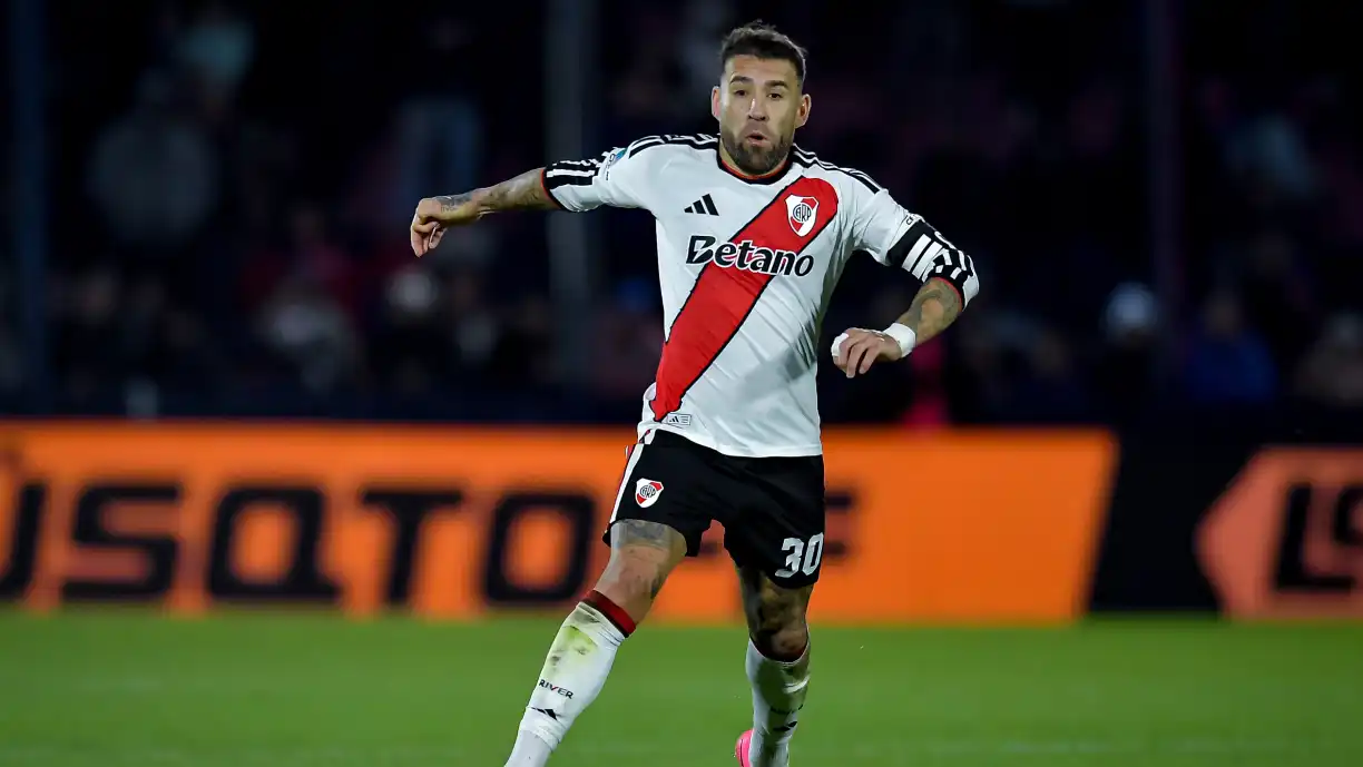 Otamendi vive autêntico pesadelo no River Plate