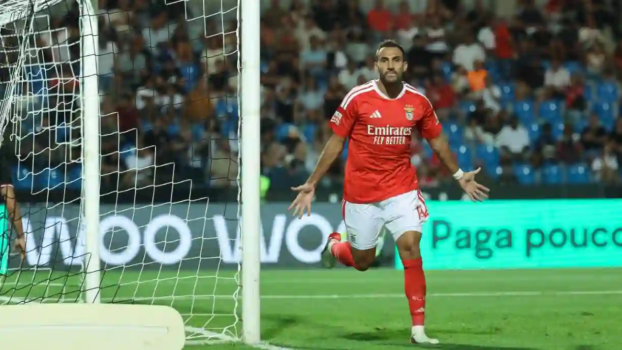 Pavlidis deixou um hat-trick na goleada do Benfica sobre o Casa Pia e abordou o momento da equipa encarnada após o jogo