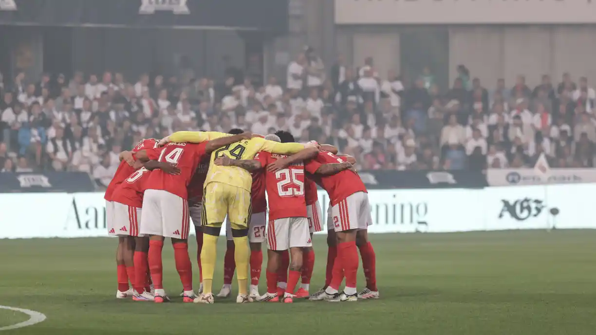 Destaque do Benfica na vitória sobre o Aarhus, Prestianni acredita que o Clube tinha de estar na Champions e não na Liga Europa