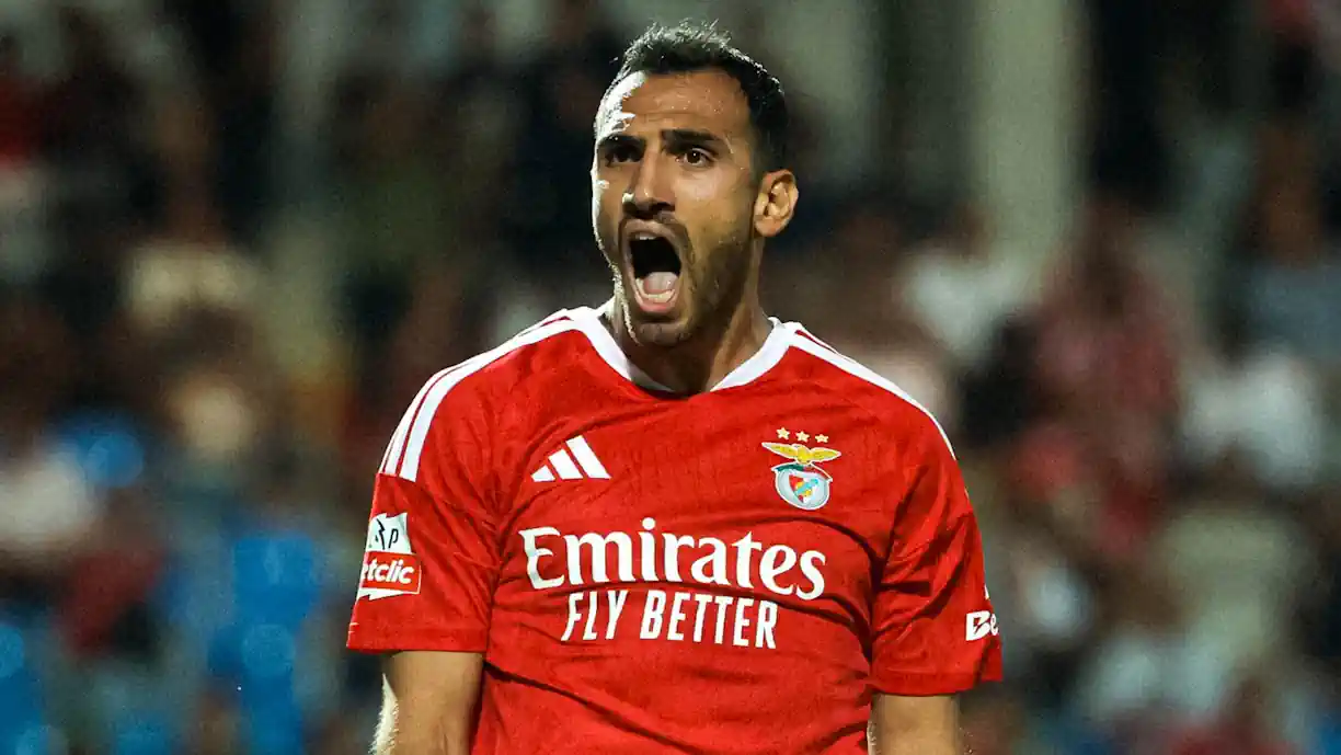 Pavlidis marcou três golos na vitória do Benfica por 7-0 sobre o Casa Pia em Rio Maior, em partida da segunda jornada da Liga Portugal