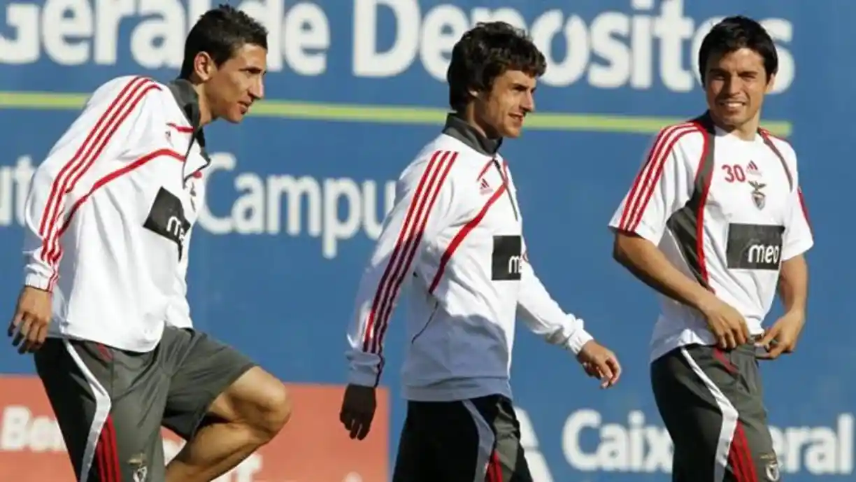 Adidas fará camisola alternativa para o Benfica inspirada na época de 2008/09, onde Aimar e Di María desfilavam na Luz