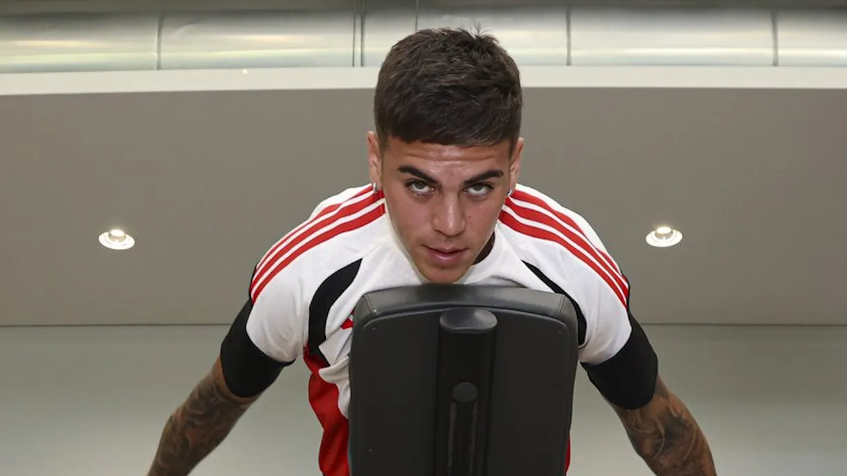 Enzo está lesionado, mas médio do Benfica marca um 'golaço'