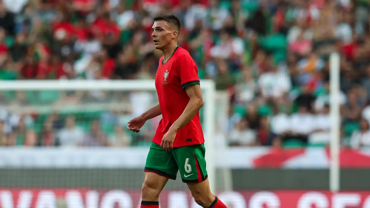 João Palhinha não passou indiferente pelo regresso a Alvalade. O médio, agora ao serviço do Benfica, foi assobiado pelos adeptos do Sporting
