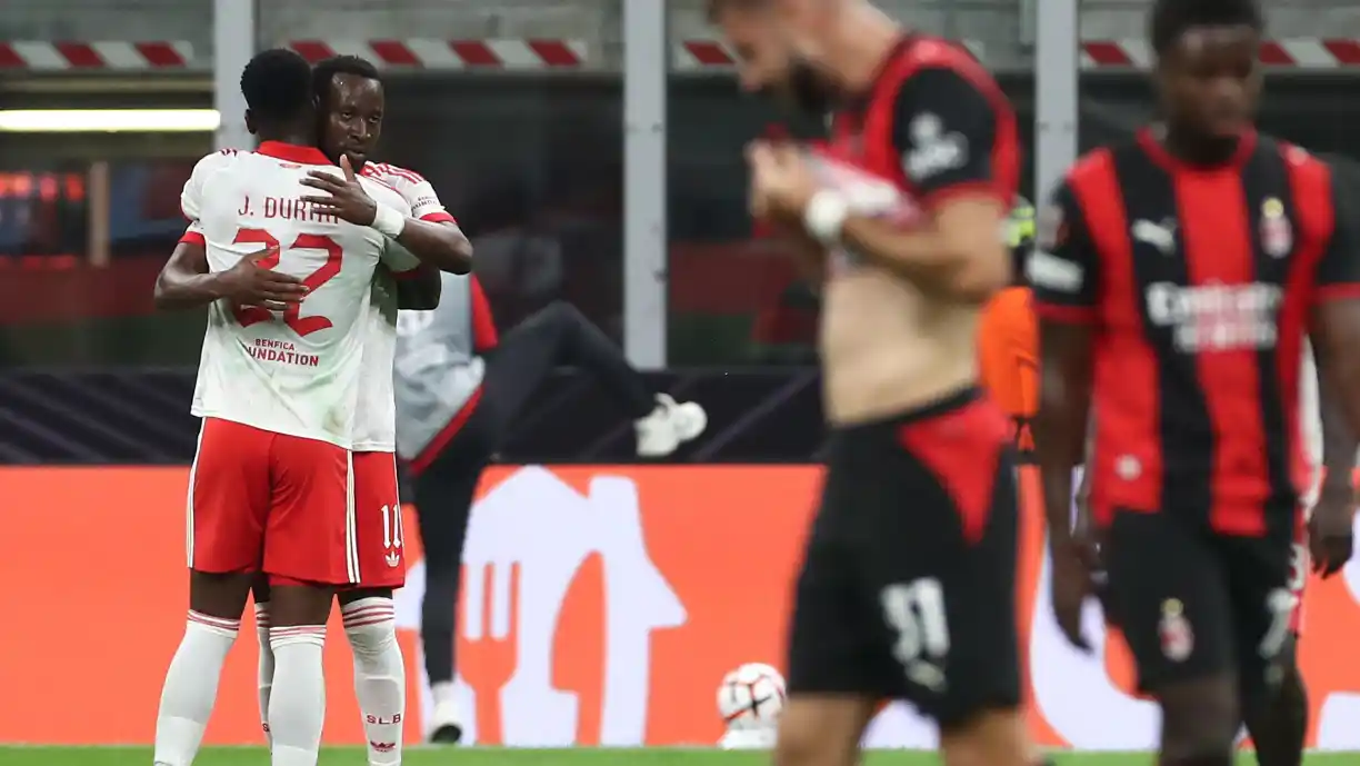 Lukebakio faz elogios ao plantel do Benfica após a vitória sobre o Milan com nove mudanças no 11 inicial