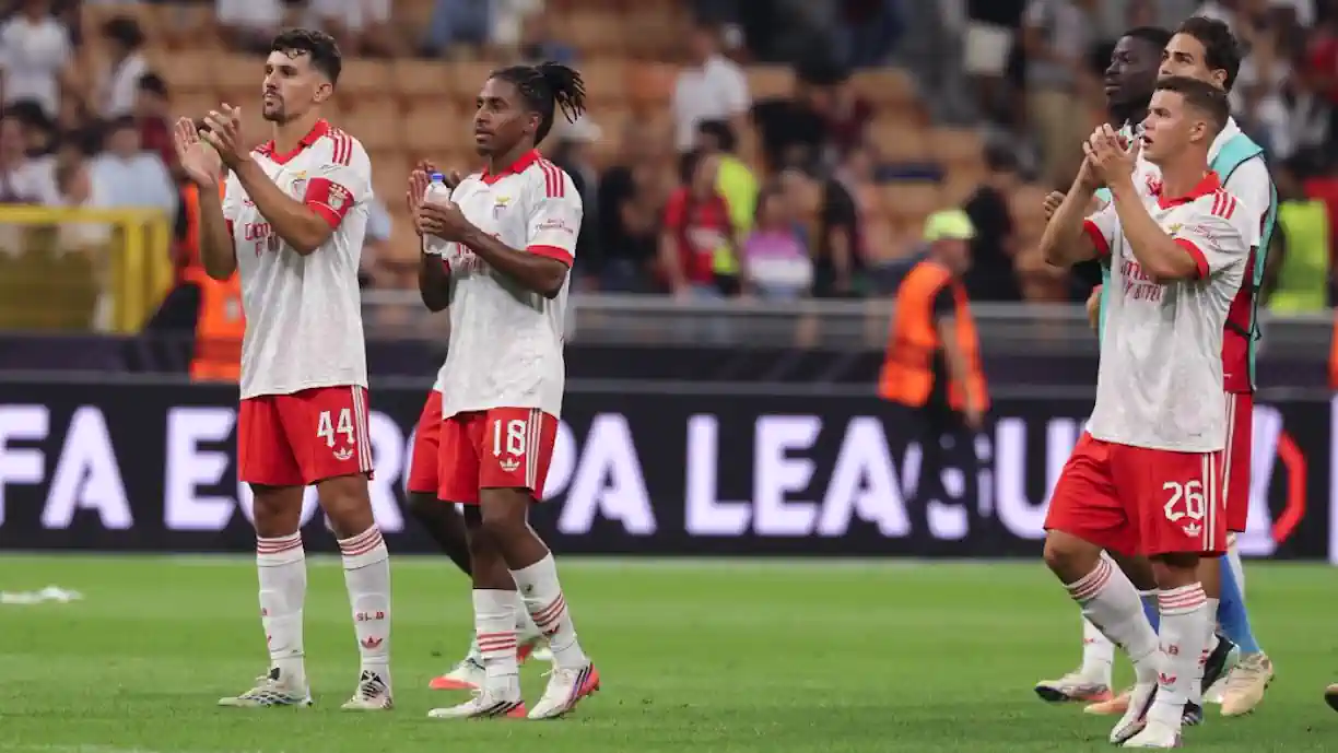 Com a vitória do Benfica contra o Milan, Portugal subiu ao segundo lugar para conseguir uma vaga extra na Champions